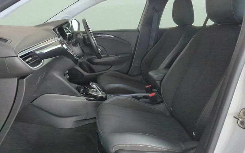 Used Vauxhall Corsa Elite 101 HP (74 kW) 2020 White Hatchback