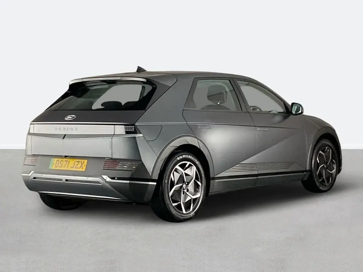 Usado Hyundai Ioniq SE 125 kW (170 CV) 2022 Gris Utilitario