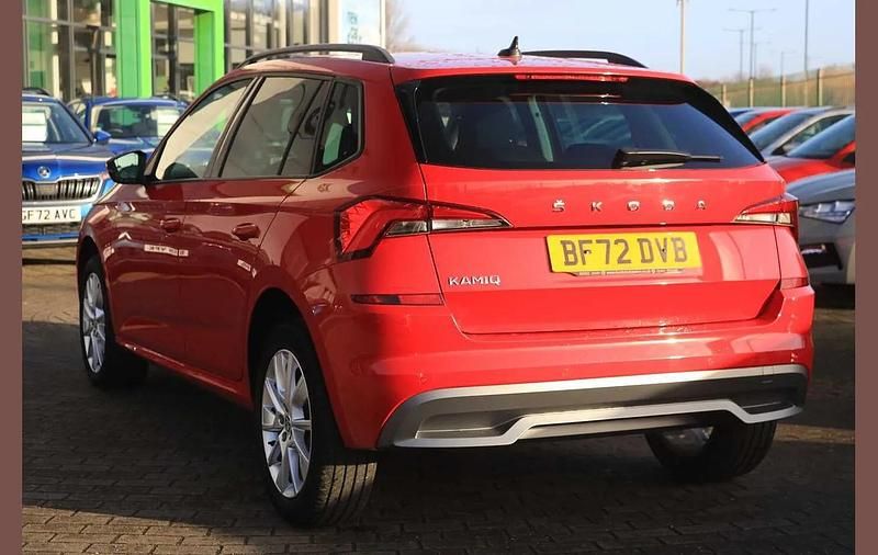 Used Skoda Kamiq SE Drive 147 HP (108 kW) 2022 Velvet red metallic SUV