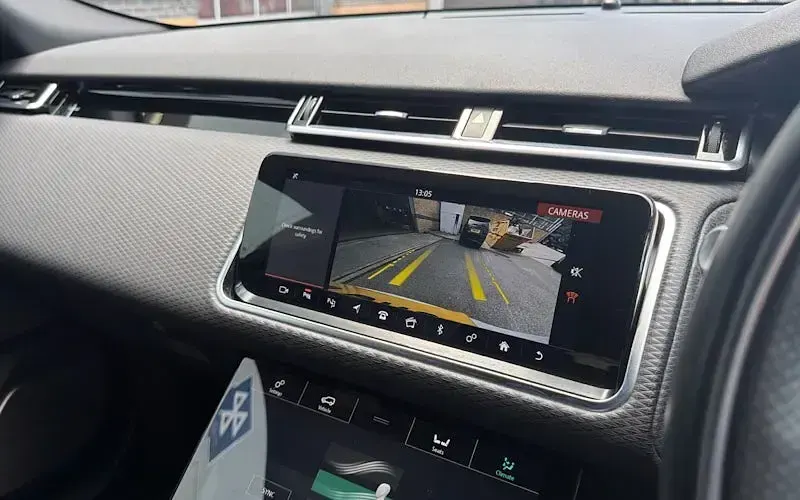Used Land Rover Range Rover Velar SE Dynamic 249 HP (183 kW) 2019 White SUV