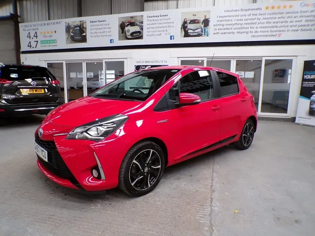 Used Toyota Yaris Hybrid Design 2017 Red Hatchback