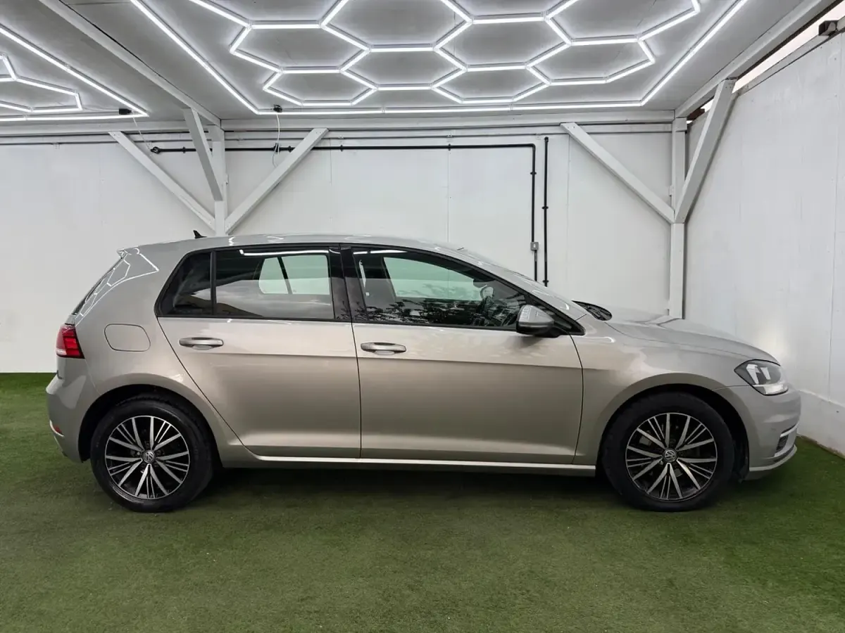 Used VW Golf VII SE 2017 Silver Hatchback