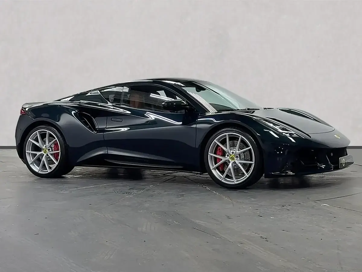 Used Lotus Emira 400 HP (294 kW) 2023 Green Coupe