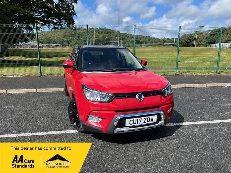 Red Used 2017 Ssangyong Tivoli Hatchback | £7,995 (Fair price) - Image 1/4