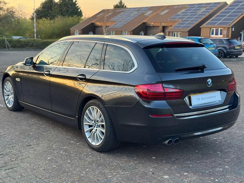 Begagnad BMW 520 Luxury Line 2015 Grå Kombi