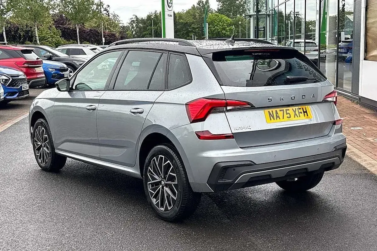Ny Skoda Kamiq Design Edition 85 HK (62 kW) 2026 Svart SUV