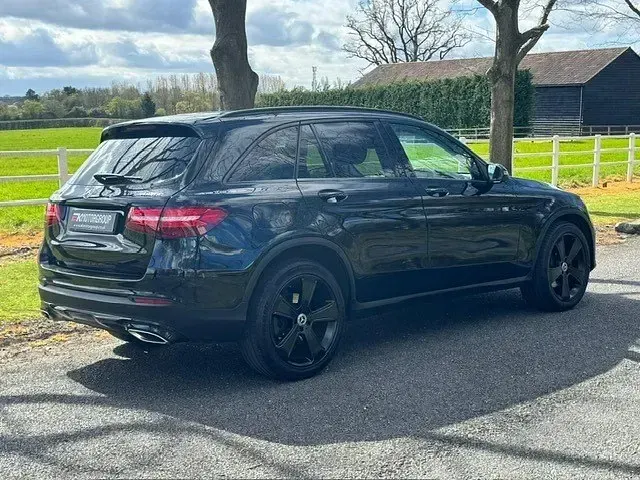 Usado Mercedes GLC250 Urban 2019 Preto Carrinha