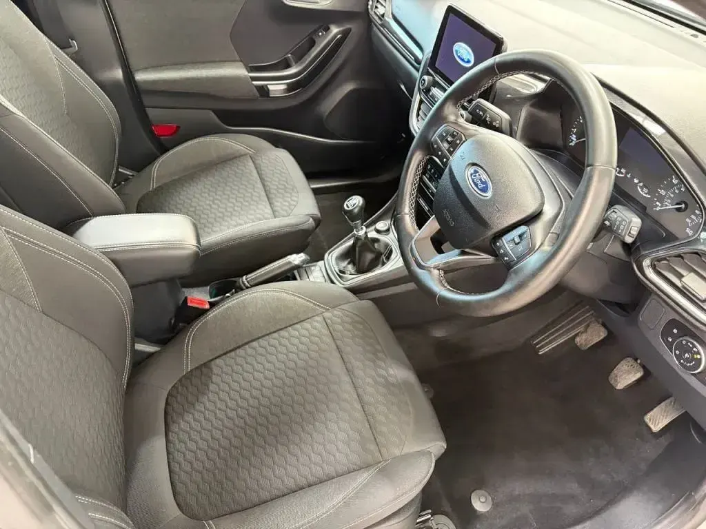 Second-hand Ford Puma Titanium 125 CP (91 kW) 2022 Argintiu SUV