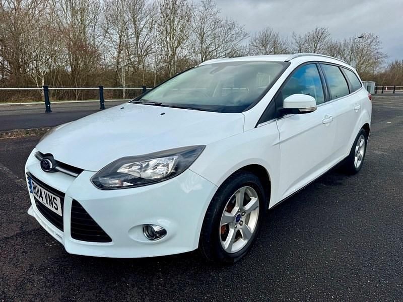 Used Ford Focus Zetec 2014 White Estate