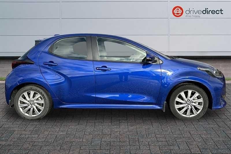 Used Toyota Yaris Hybrid 116 HP (85 kW) 2023 Blue Hatchback