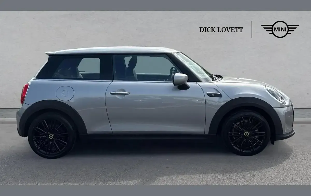 Begagnad Mini Cooper S Level 2 135 kW (184 HK) 2023 Silver Halvkombi