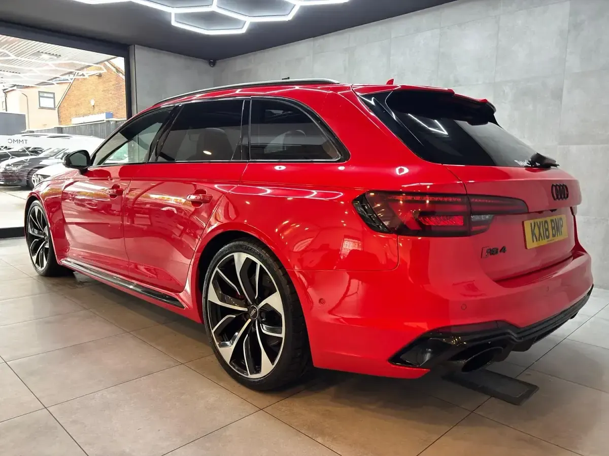 Used Audi RS4 Advanced 450 HP (330 kW) 2018 Red Estate