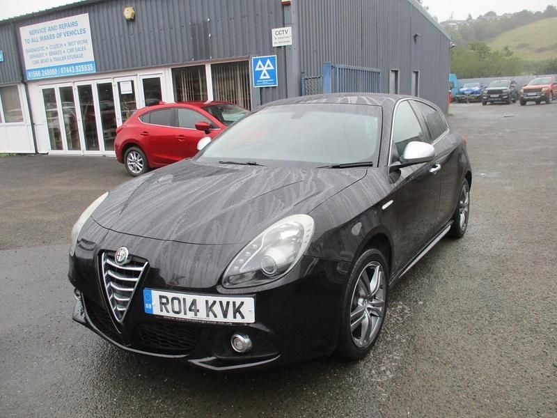 Black Used 2014 Alfa Romeo Giulietta Exclusive Hatchback | £4,995 (Good price) - Image 1/4