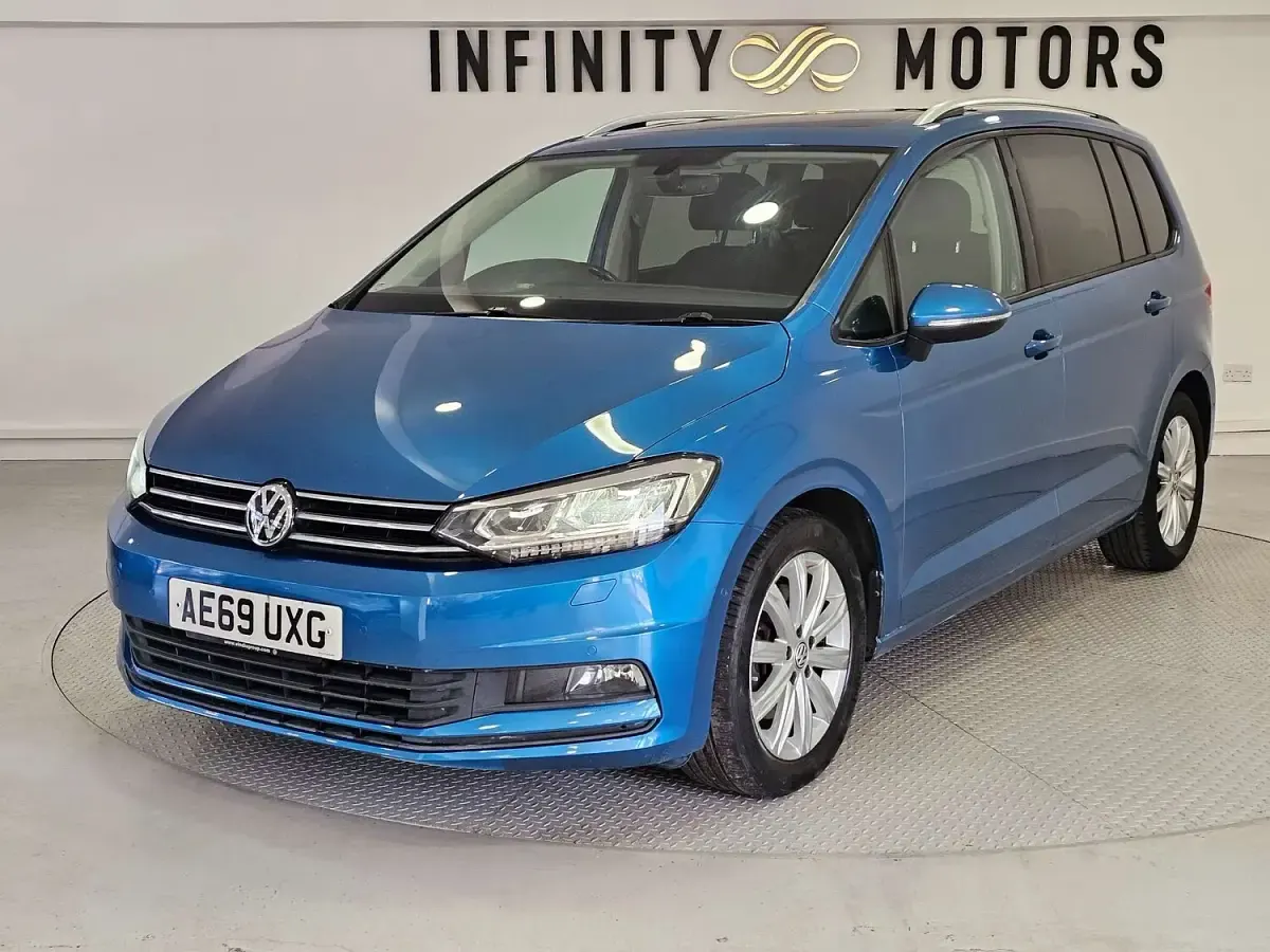 Used VW Touran Family 147 HP (108 kW) 2019 Blue MPV