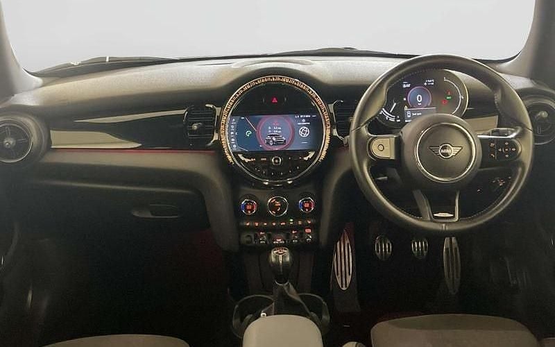 Używany Mini Cooper Hatch 136 KM (100 kW) 2022 Czerwony Hatchback