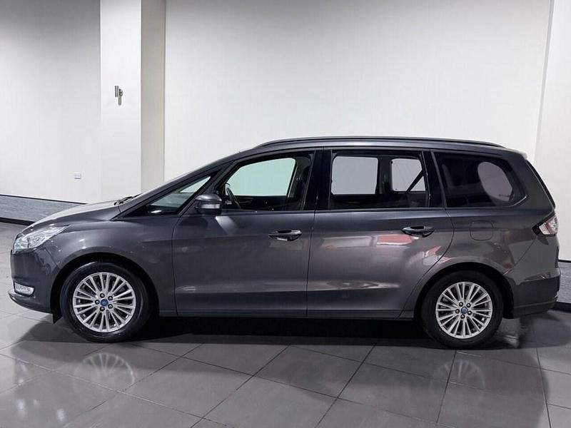 Usado Ford Galaxy Zetec 150 HP (110 kW) 2015 Cinzento Monovolume