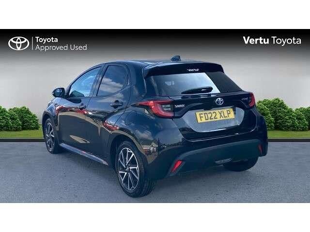 Used Toyota Yaris Hybrid Design 116 HP (85 kW) 2022 Black Hatchback