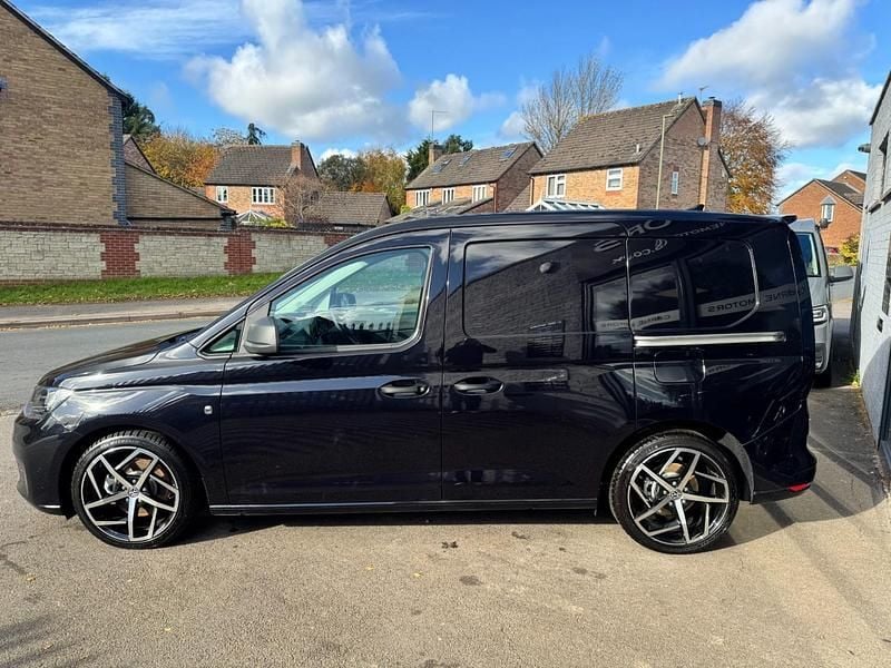 Used VW Caddy 122 HP (89 kW) 2024 Black MPV
