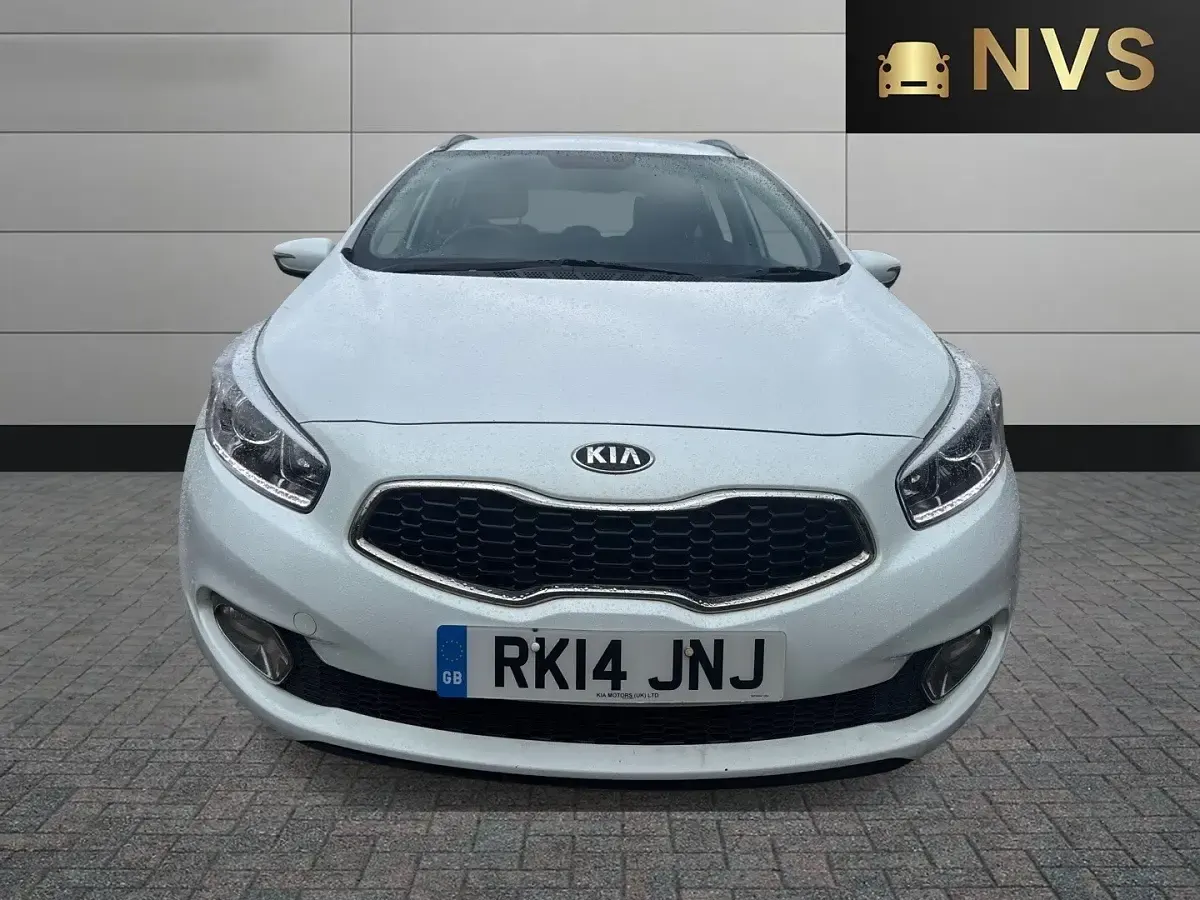 Used Kia Ceed 128 HP (94 kW) 2014 White Hatchback