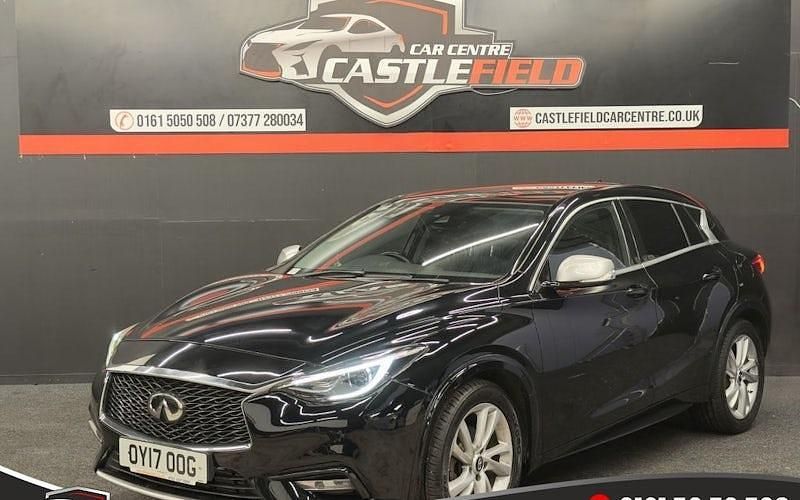 Used Infiniti Q30 Business Executive 122 HP (89 kW) 2017 Black Hatchback