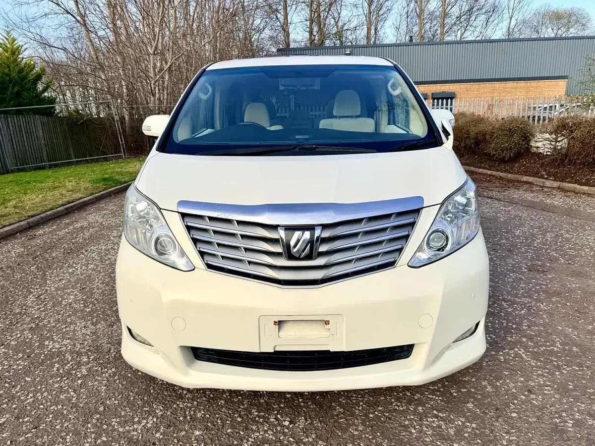 Used Toyota Alphard Edition 2008 Pearl white MPV