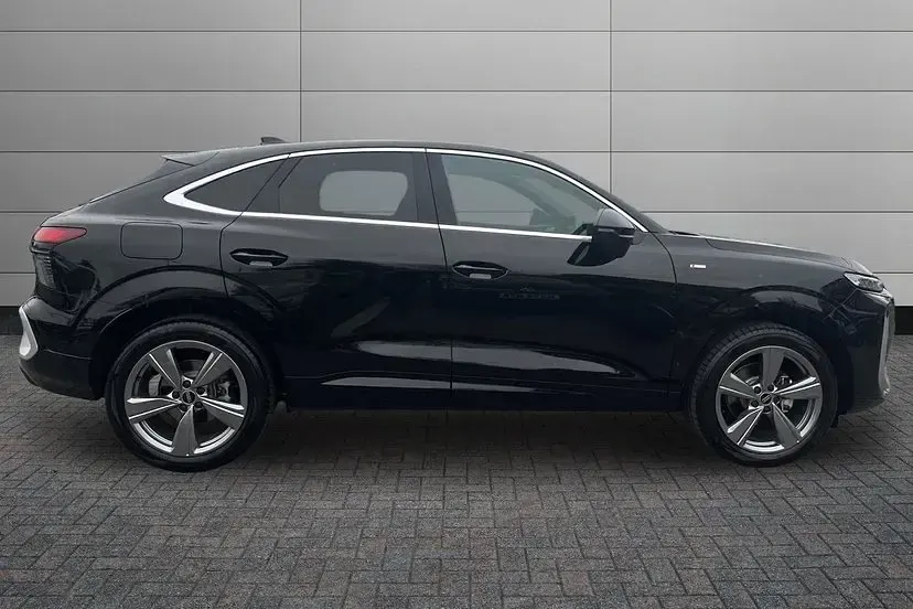 New Audi Q3 Sportback S-Line 148 HP (108 kW) 2026 Mythos black SUV