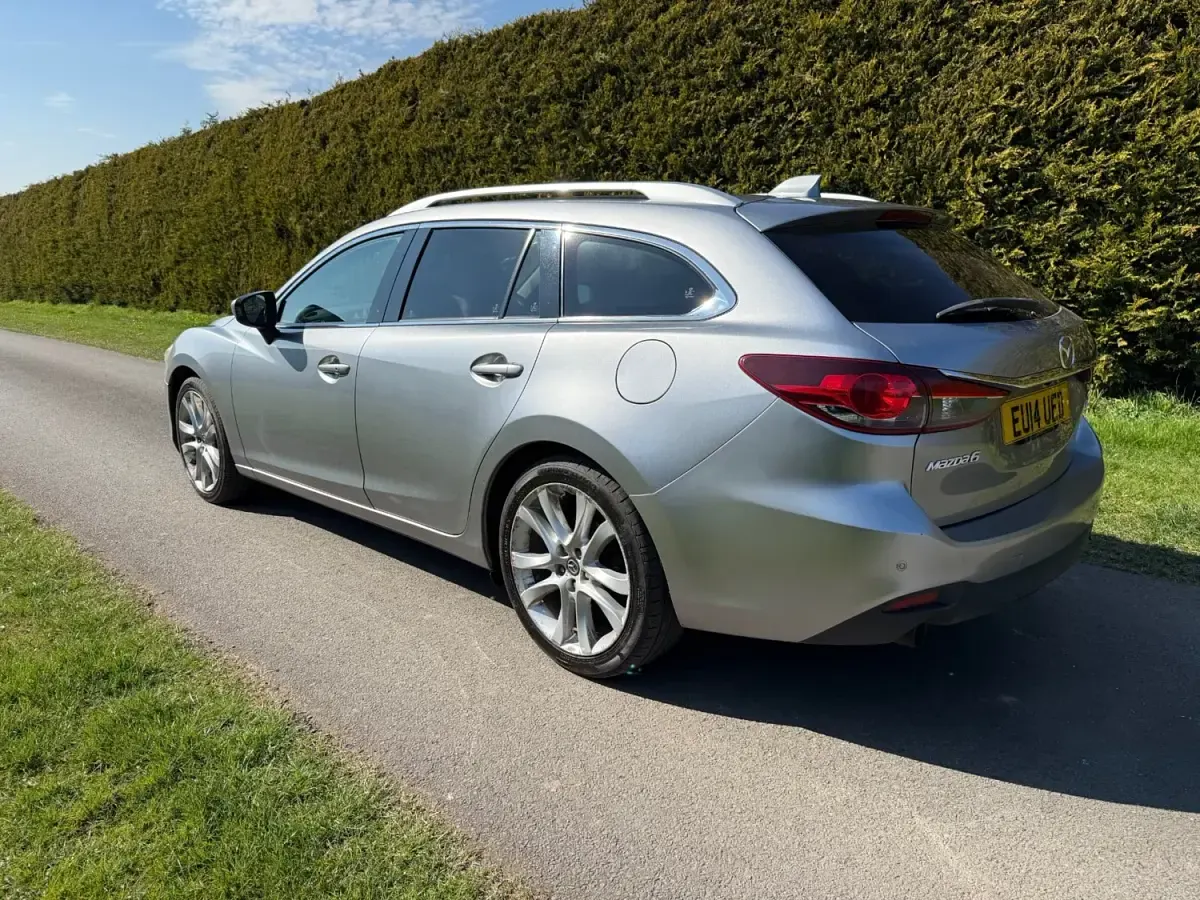 Usado Mazda 6 Inclusive 150 CV (110 kW) 2014 Plateado Familiar