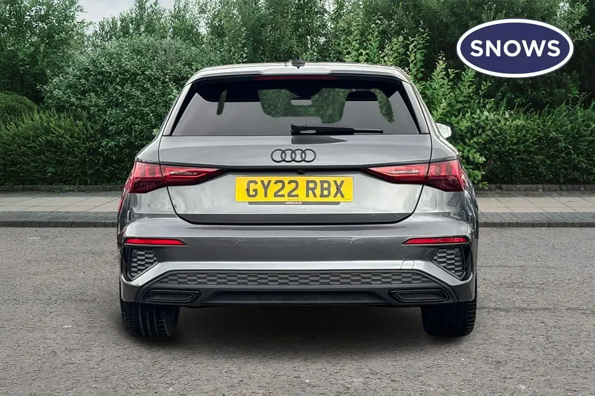 Used Audi A3 Advanced 200 HP (147 kW) 2022 Grey Sedan