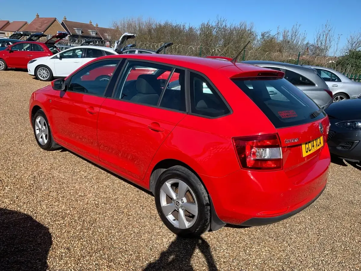 Used Skoda Rapid SE 2014 Red Hatchback