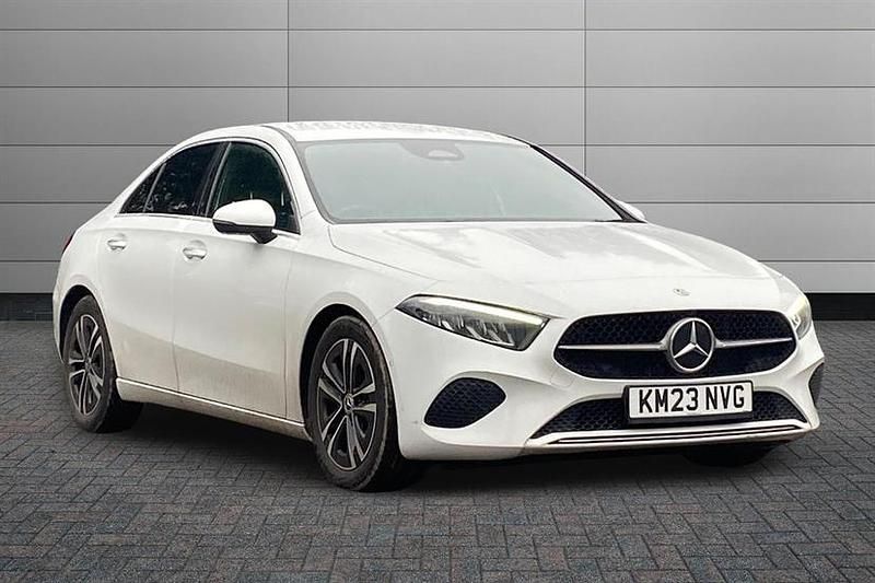 Used Mercedes A200 Executive 163 HP (119 kW) 2023 Digital white Sedan