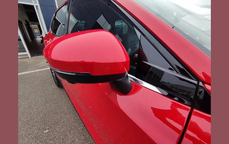 Used Nissan Qashqai N-Connecta 138 HP (101 kW) 2022 Red SUV