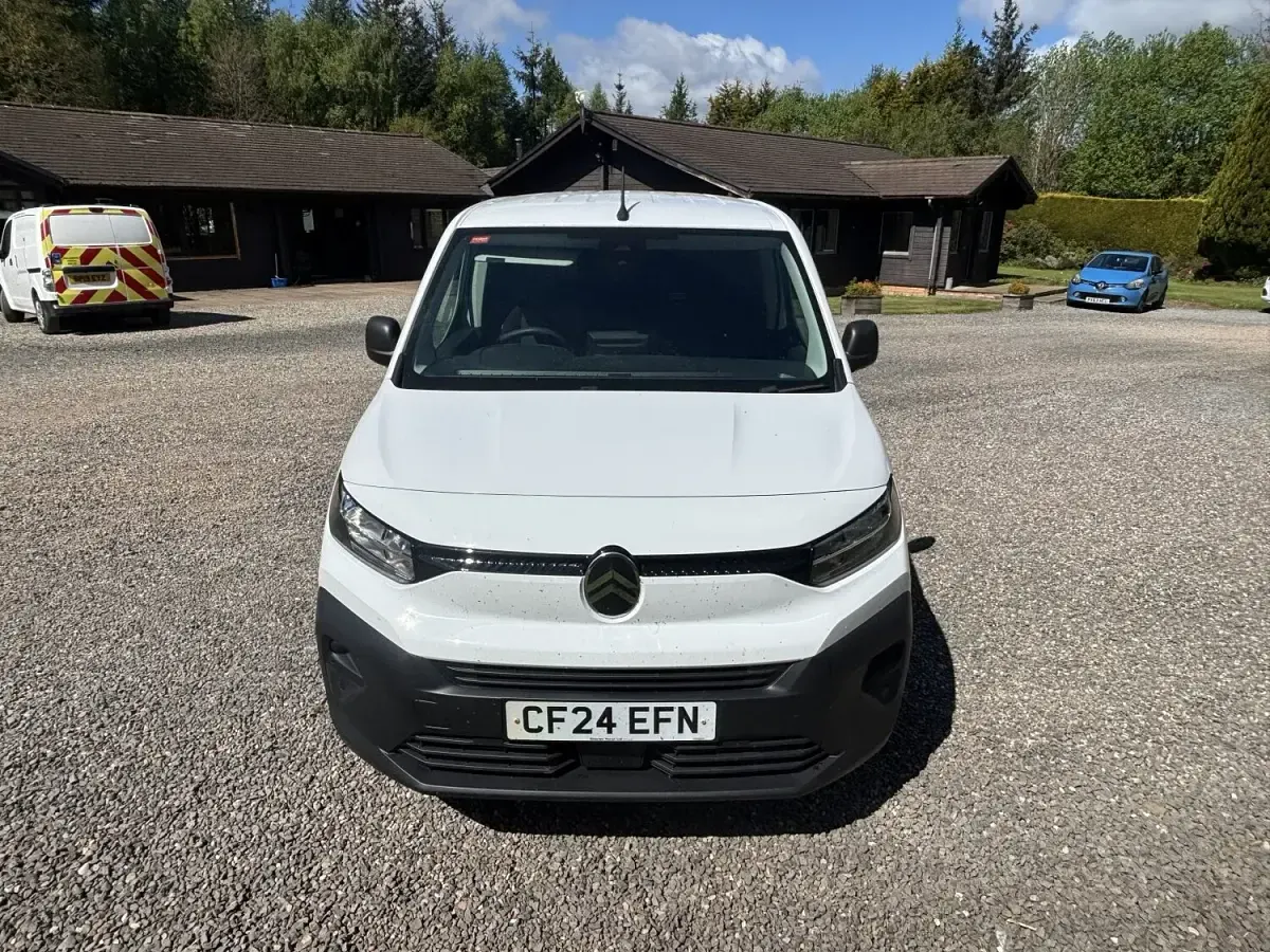 Used Citroën Berlingo 100 HP (73 kW) 2024 White MPV
