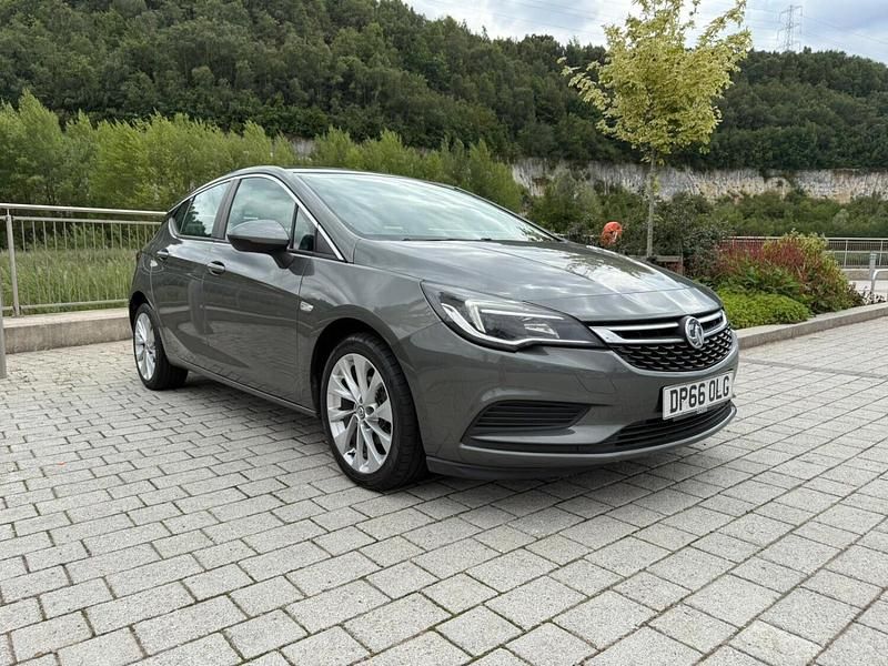 Grey Used 2016 Vauxhall Astra Hatchback | £3,695 (Good price) - Image 1/4