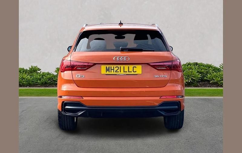 Begagnad Audi Q3 S-Line 150 HK (110 kW) 2021 Orange SUV