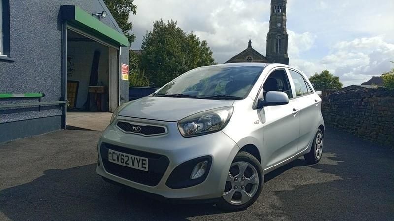 Used Kia Picanto Air 68 HP (50 kW) 2012 Silver Hatchback