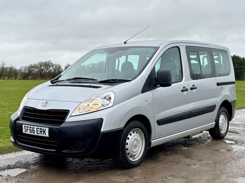 Silver Used 2016 Peugeot Expert Comfort Van | £8,995 (Fair price) - Image 1/4