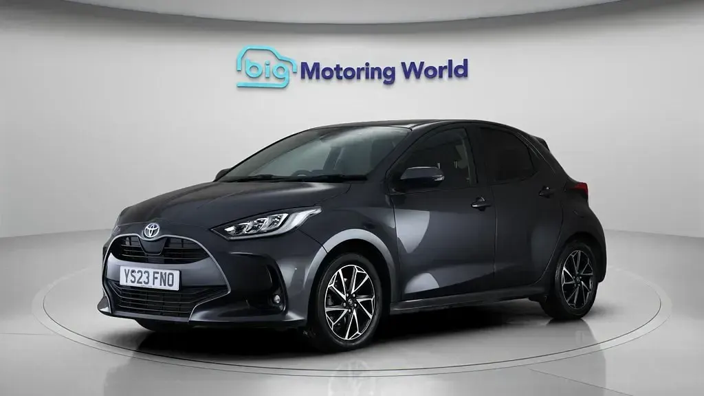Used Toyota Yaris Hybrid Design 116 HP (85 kW) 2023 Grey Hatchback