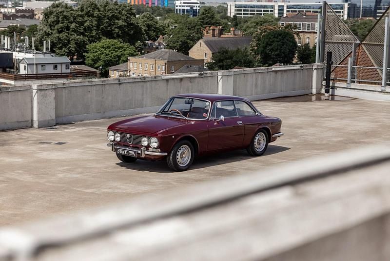 Used Alfa Romeo GTV 1973 Maroon