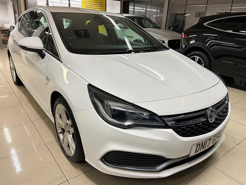 White Used 2017 Vauxhall Astra SRi Hatchback | £4,490 (Fair price) - Image 1/3