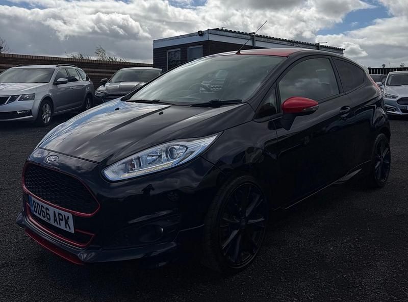 Used Ford Fiesta Zetec 140 HP (102 kW) 2016 Black Hatchback
