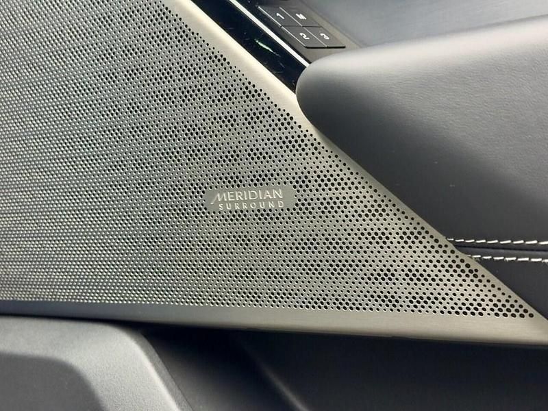 Used Land Rover Range Rover Velar HSE Dynamic 300 HP (220 kW) 2019 Silver SUV