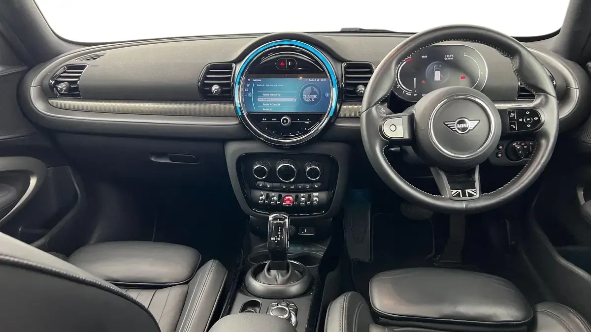 Used Mini Cooper Clubman Exclusive 134 HP (98 kW) 2023 Silver Estate