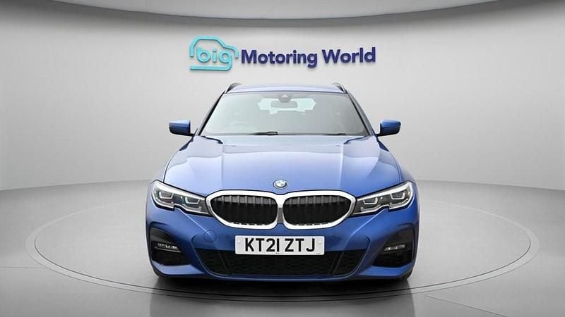Used BMW 330e M Sport 292 HP (214 kW) 2021 Blue Estate