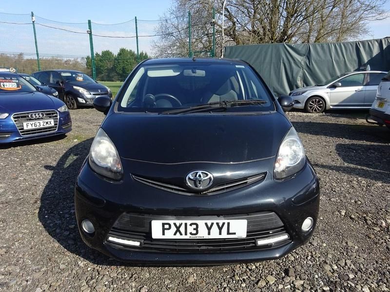 Used Toyota Aygo 68 HP (50 kW) 2013 Black Hatchback