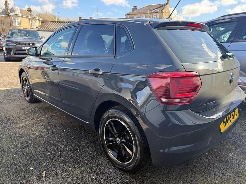 Usado VW Polo SE 65 HP (47 kW) 2018 Cinzento Citadino