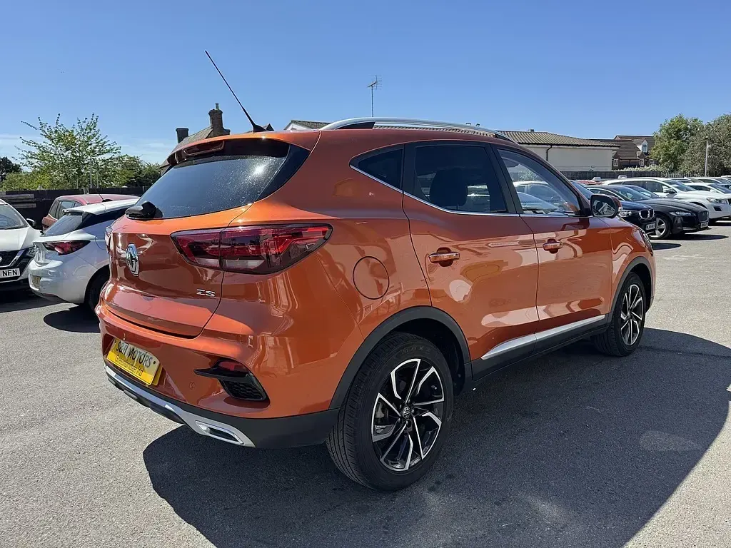 Used MG ZS 2024 Orange SUV