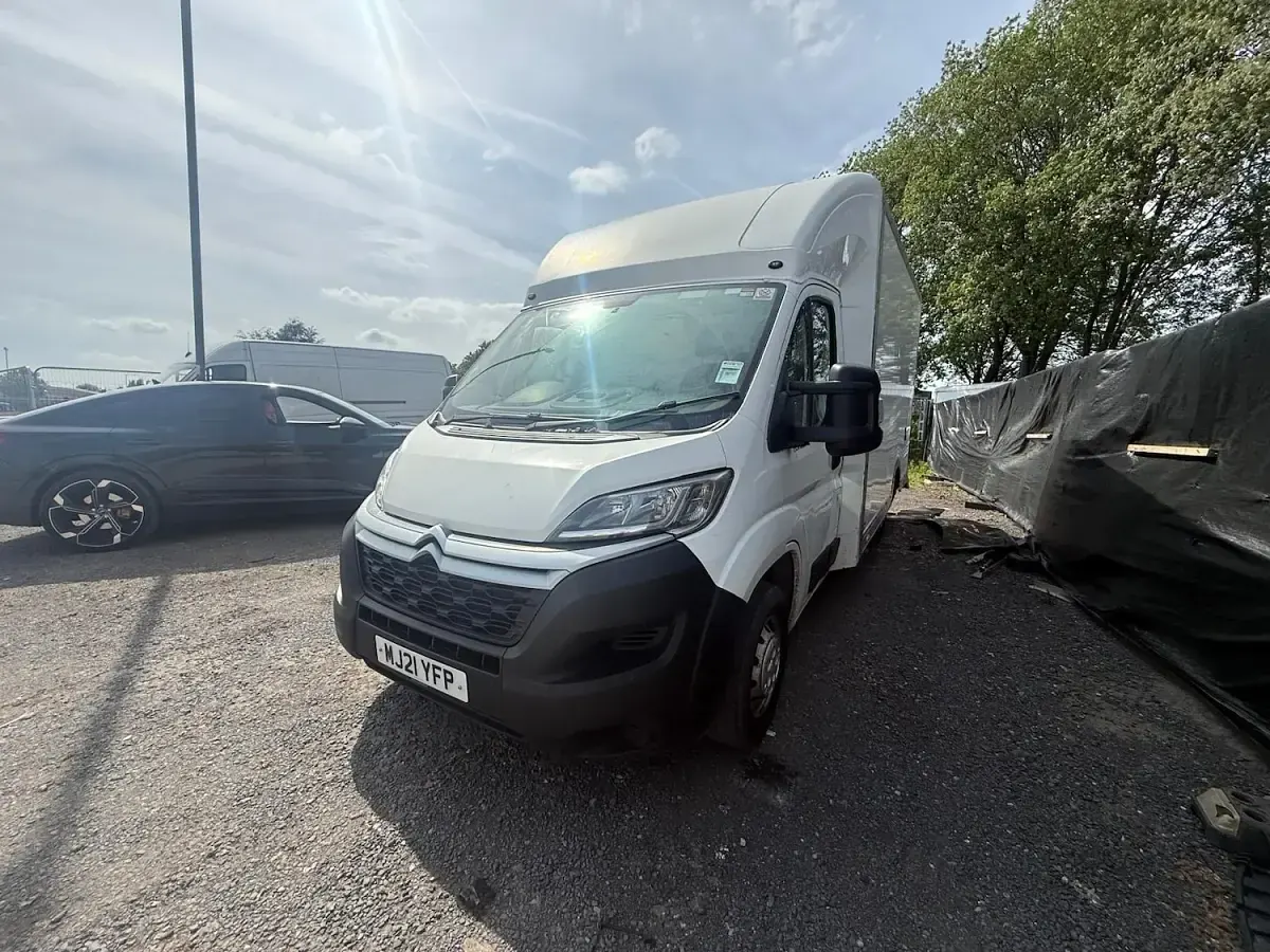 Used Citroën Relay 140 HP (102 kW) 2021 White Van