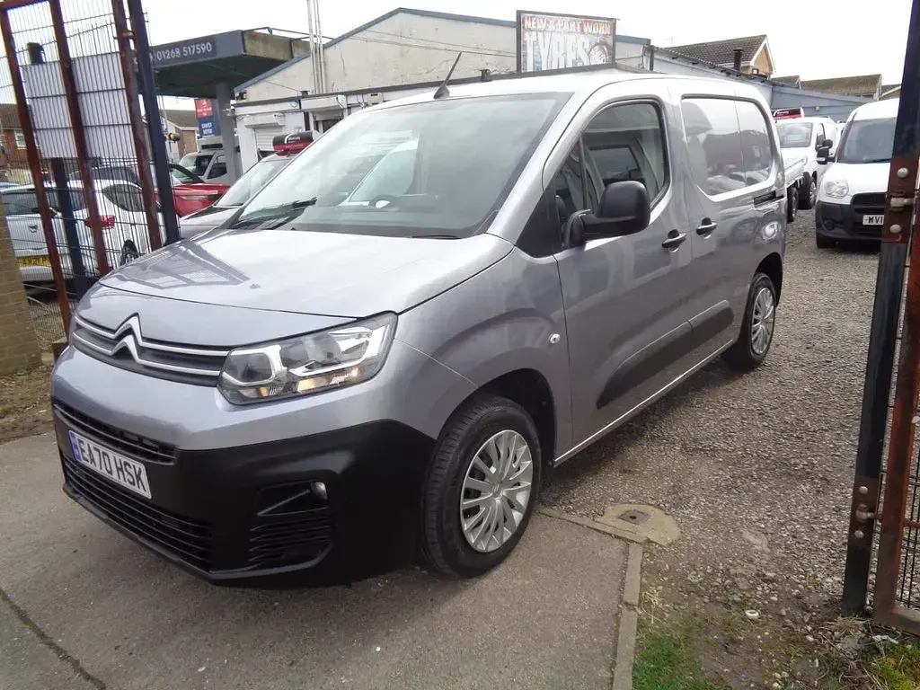 Used Citroën Berlingo Start 75 HP (55 kW) 2020 Grey MPV
