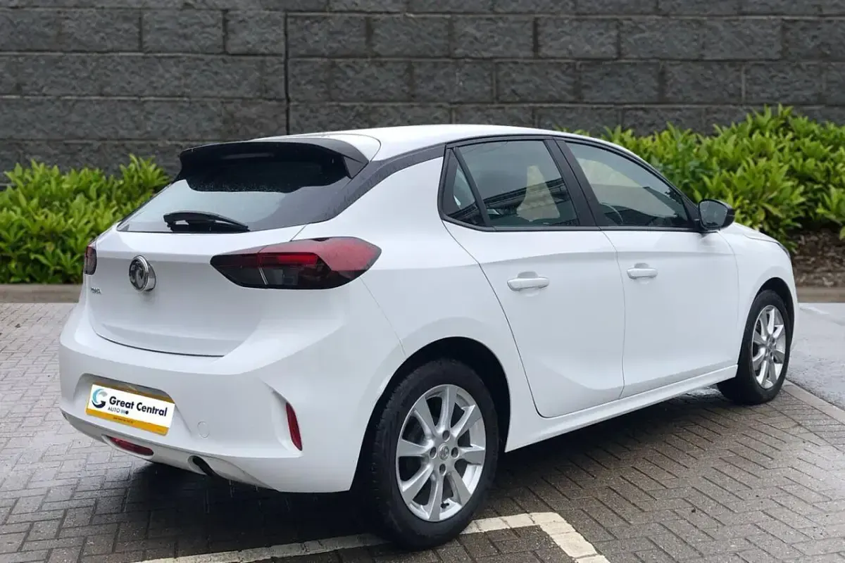 Used Vauxhall Corsa Edition 74 HP (54 kW) 2022 White Hatchback