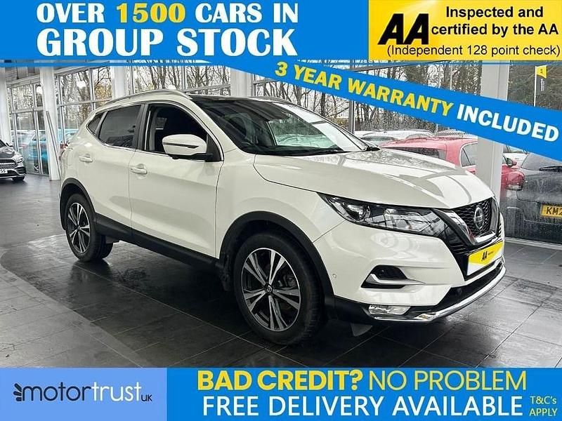 White Used 2019 Nissan Qashqai N-Connecta SUV | £12,395 (Good price) - Image 1/4
